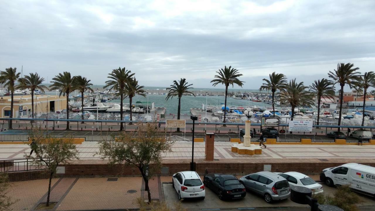 First Line Costa Del Sol Beach Suites 丰希罗拉 外观 照片